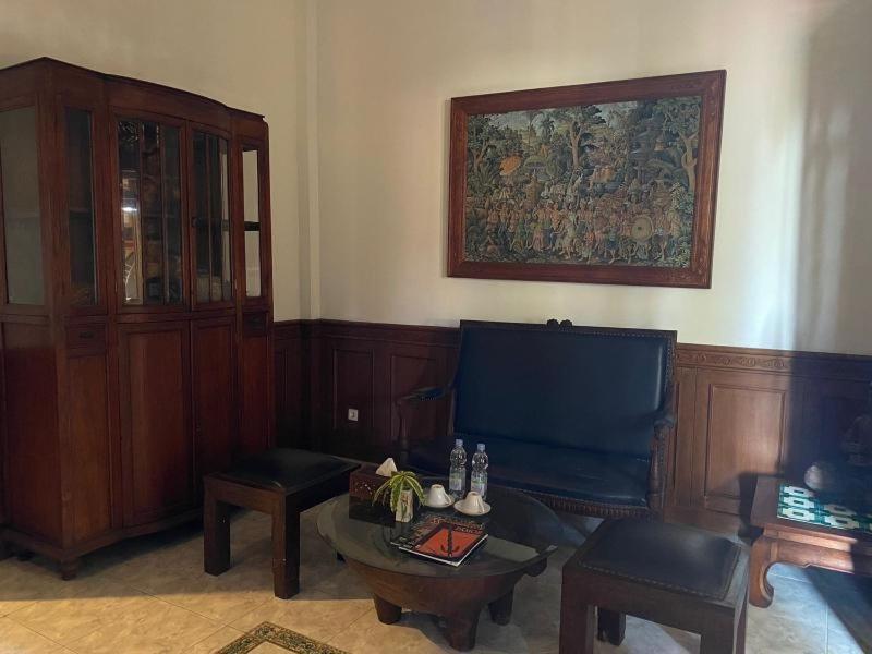 Rumah Pesik Art Heritage Gondowulung ภายนอก รูปภาพ