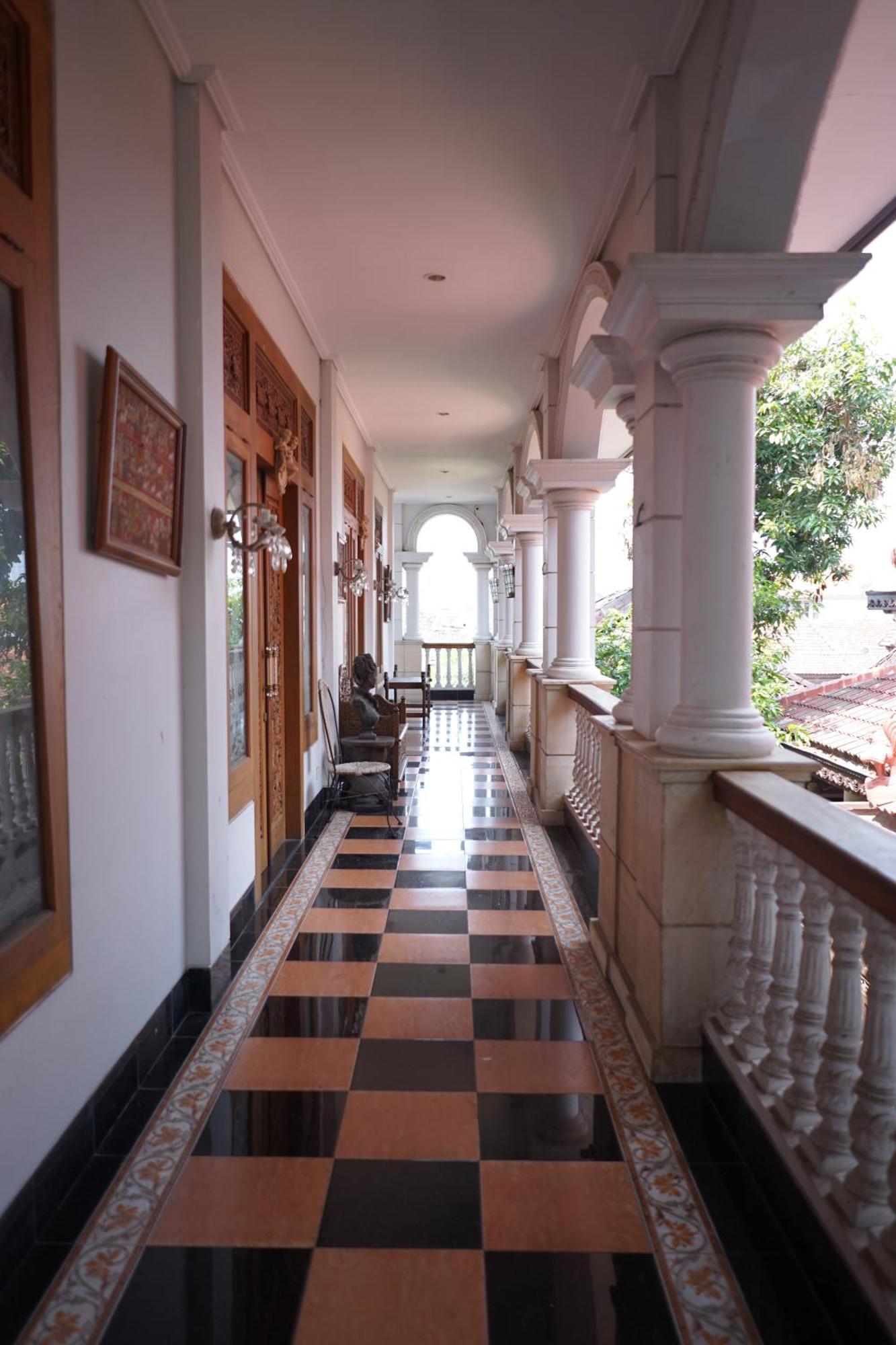 Rumah Pesik Art Heritage Gondowulung ภายนอก รูปภาพ