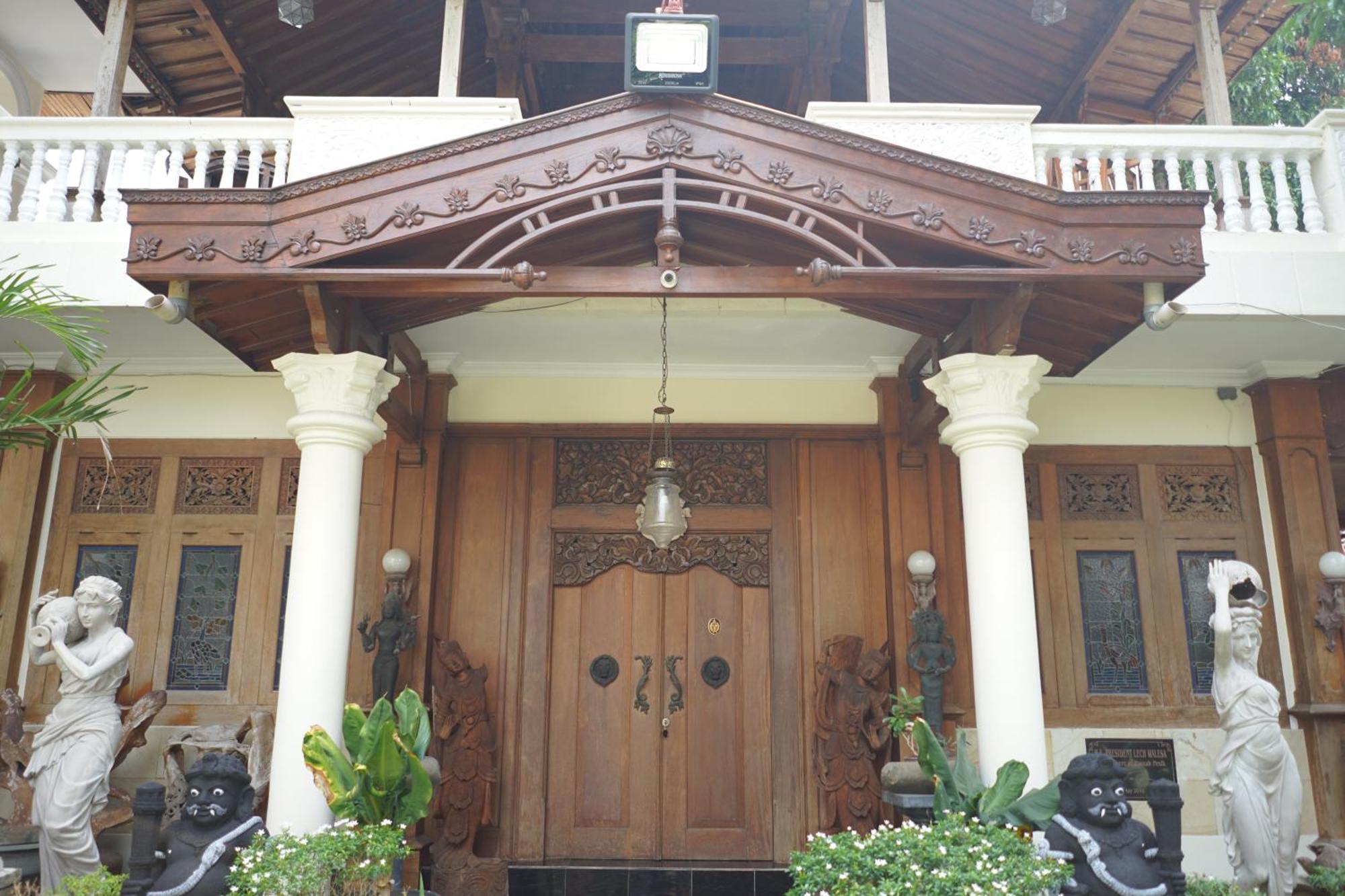 Rumah Pesik Art Heritage Gondowulung ภายนอก รูปภาพ